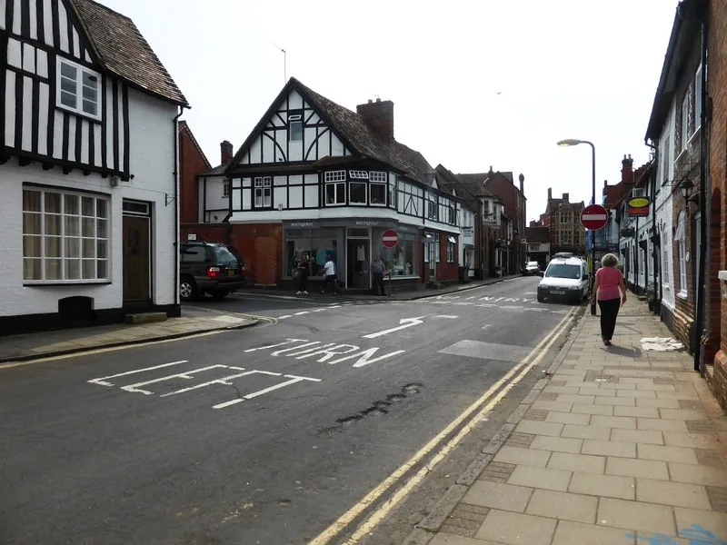 Henley house prices: £600,000 median, Didcot £350,000